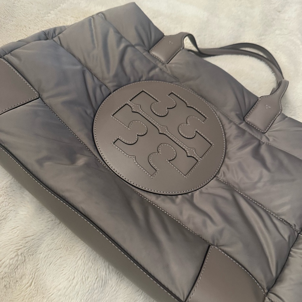 Tory Burch ELLA PUFFER TOTE BAG. Like new, used twice!  Great find!